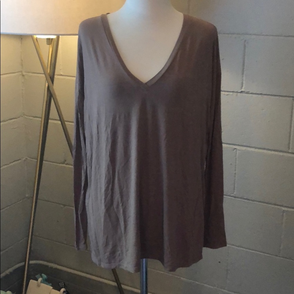Soft long sleeve taupe tee